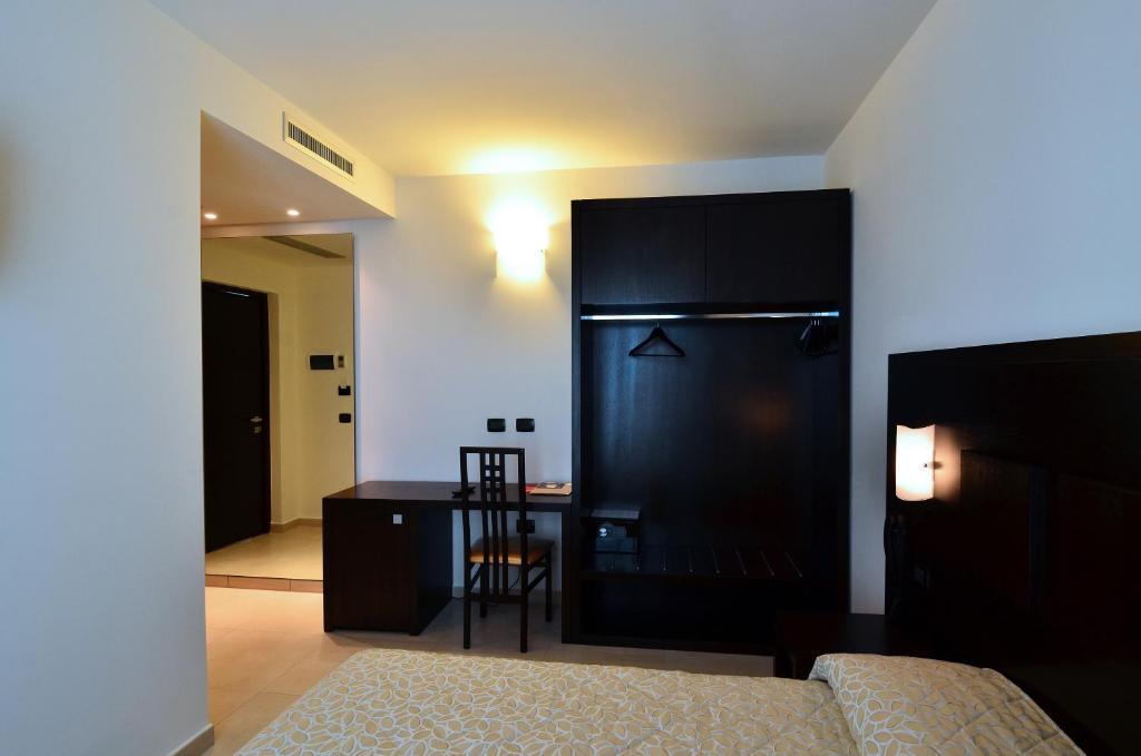 Hotel I Crespi Гросето Стая снимка