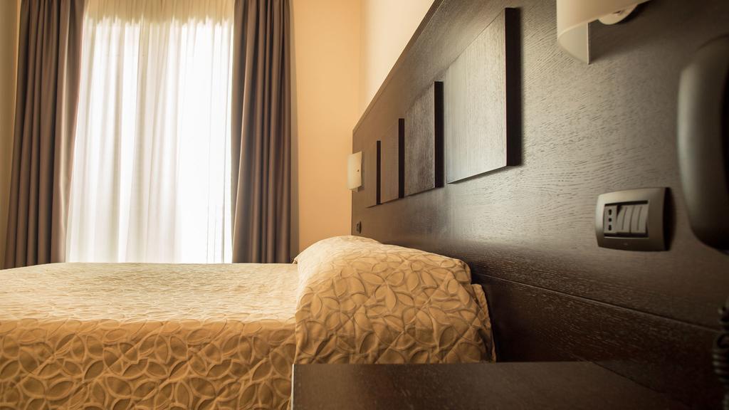 Hotel I Crespi Гросето Екстериор снимка