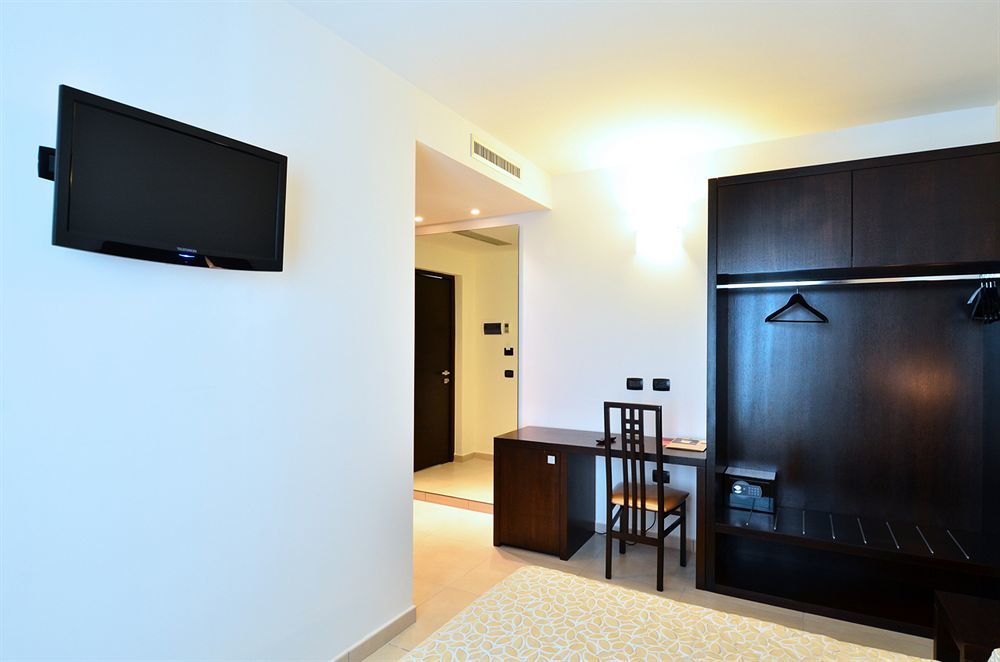 Hotel I Crespi Гросето Екстериор снимка